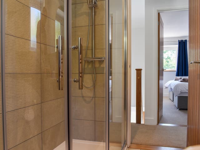 Bathroom | 3 Le Dorney Villa - Le Dorney Villas, Par