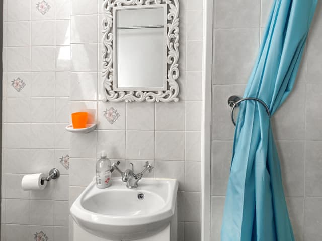 Bathroom | Nautilus, St Ives