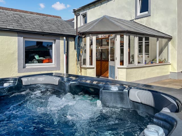 Hot tub | Midtown House, Cockermouth and the North West Fells