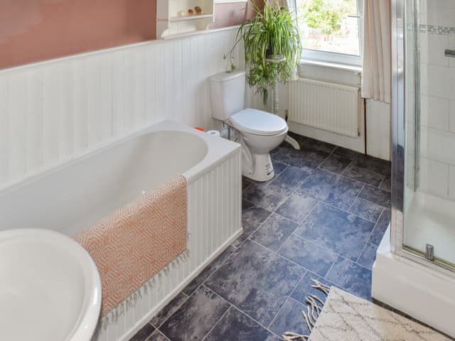 Bathroom | Skipper&rsquo;s Rest, East Cowes