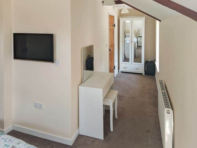 Double bedroom | The Old Engine House - Bridge Farm, Drimpton, near Beaminster