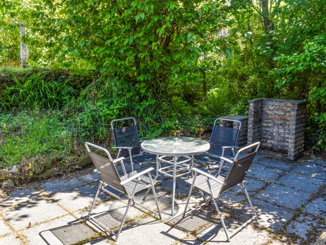 Sitting-out-area | The Stable - Pitt Barn Cottages, Callington