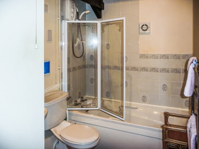 Bathroom | Pitt Barn Cottages- The Shippen - Pitt Barn Cottages, Callington