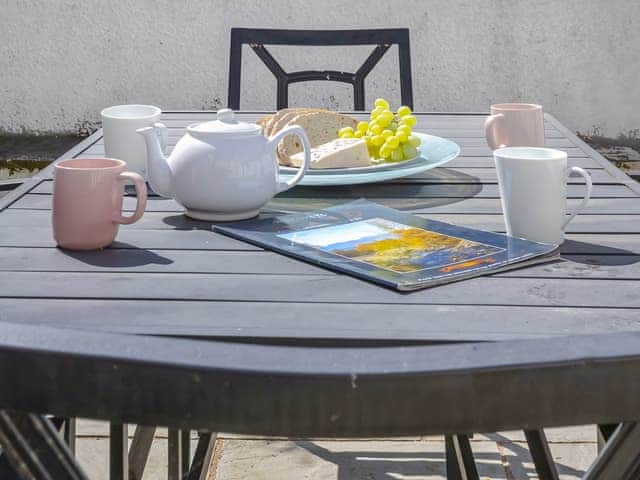 Sitting-out-area | Tommy&rsquo;s Cottage, Keswick