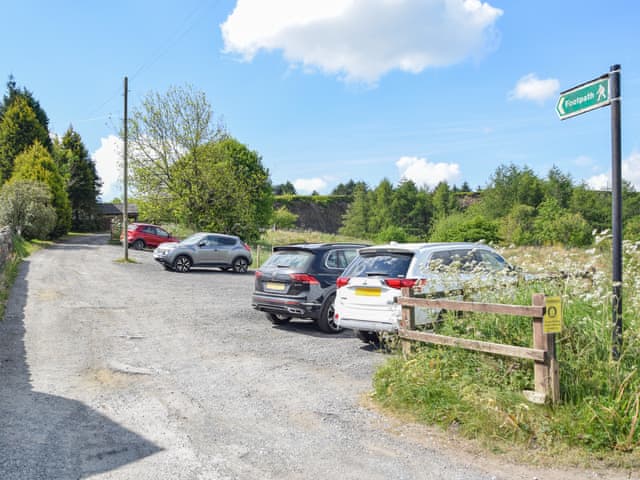 Parking | Doorstones Cottage, Shaw, near Saddleworth