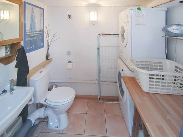 Bathroom | Southview Cottage, Wellow, near Yarmouth