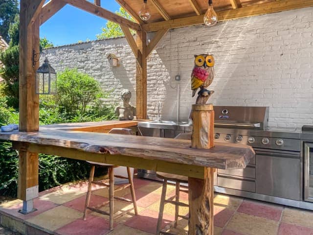 Outdoor eating area | Moulsham House, Stoke Ferry