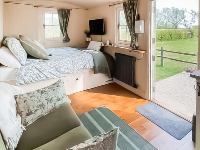 Open plan living space | Blossom&rsquo;s Lodge, Laneham