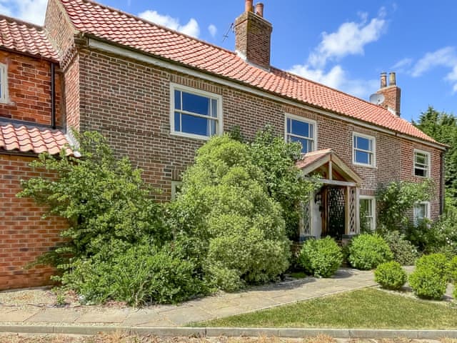 Exterior | Crown House, Alford, near Mablethorpe