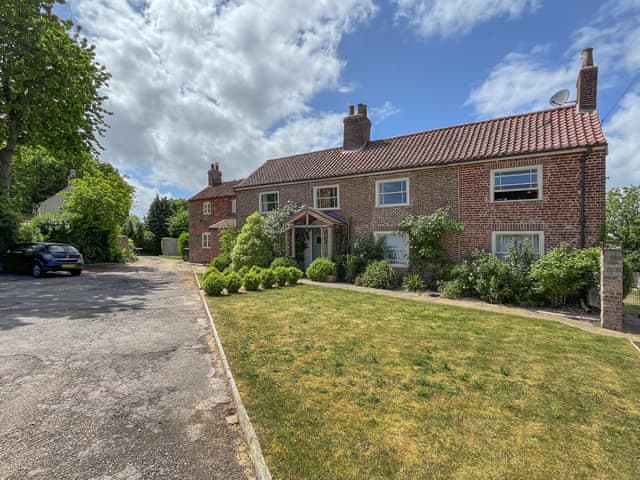 Exterior | Crown House, Alford, near Mablethorpe