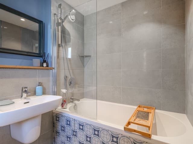 Bathroom | Lower Mount Orchard, Stroud
