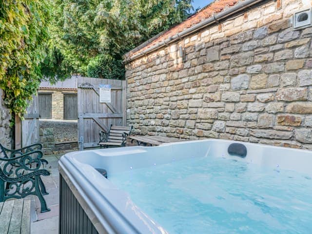Hot tub | Tavern Cottage - Tavern Cottages, Newsham, near Richmond