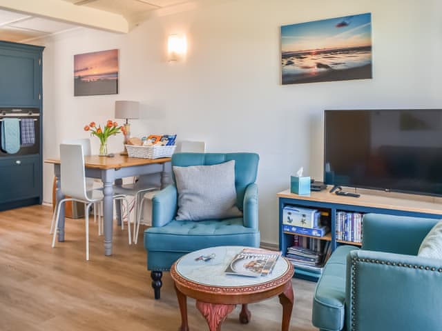 Open plan living space | Little Palms, Bude