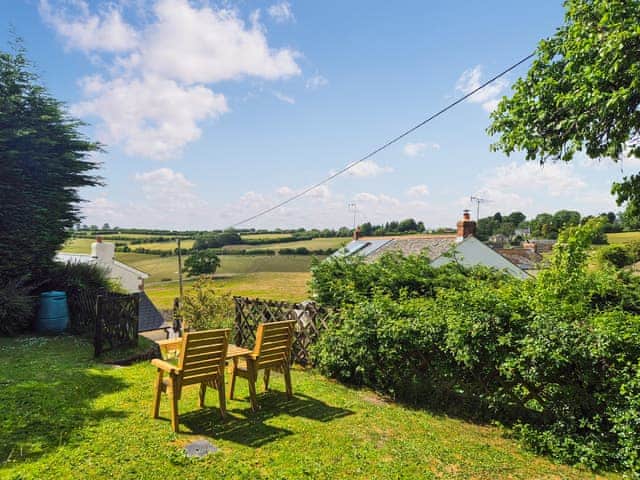 Sitting-out-area | Corner Cottage, Ruardean forest of Dean
