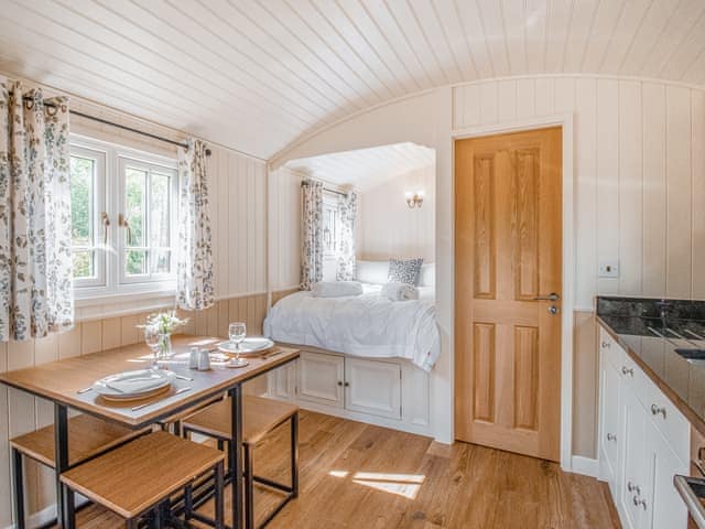 Open plan living space | South Down Lodges - La Belle Roulotte - South Downs Lodges, Hassocks