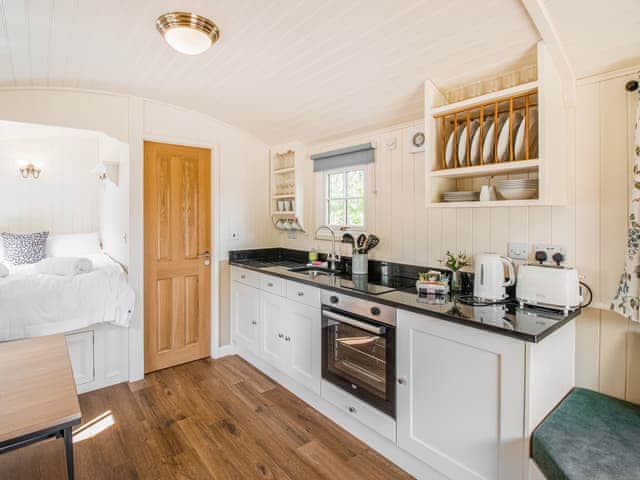 Open plan living space | South Down Lodges - La Belle Roulotte - South Downs Lodges, Hassocks