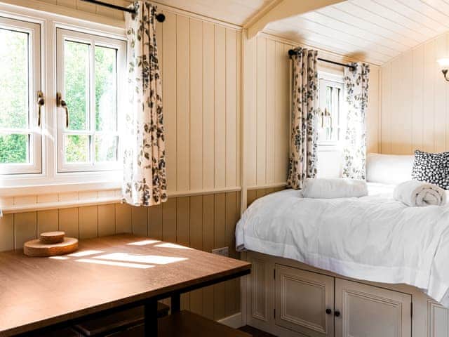 Open plan living space | South Down Lodges - La Belle Roulotte - South Downs Lodges, Hassocks