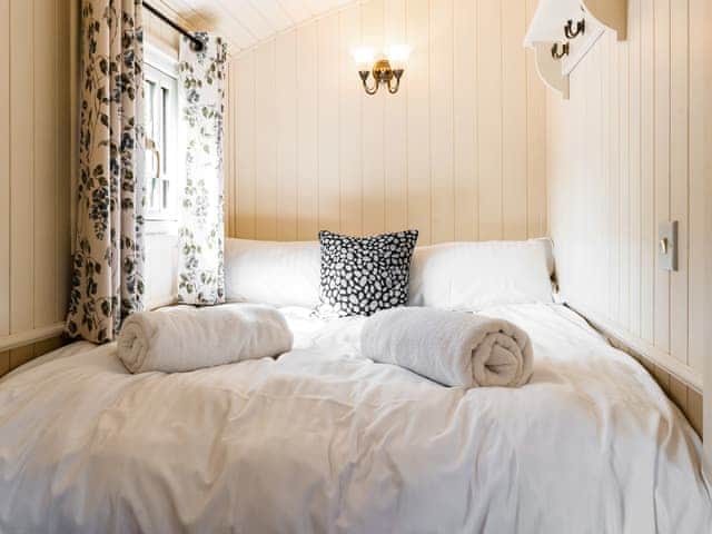 Open plan living space | South Down Lodges - La Belle Roulotte - South Downs Lodges, Hassocks
