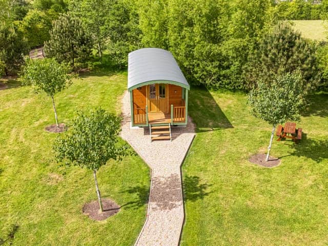 Exterior | South Down Lodges - La Belle Roulotte - South Downs Lodges, Hassocks