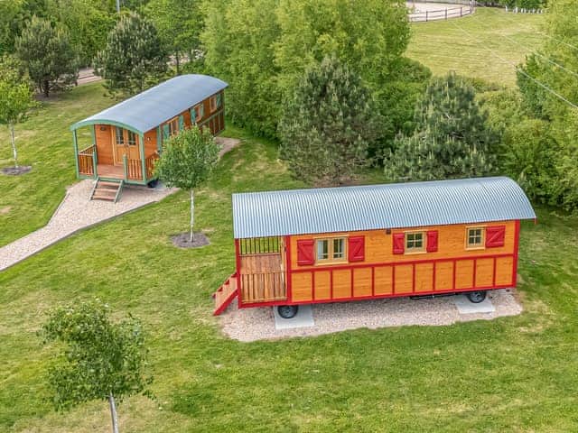 Exterior | South Down Lodges - La Belle Roulotte - South Downs Lodges, Hassocks