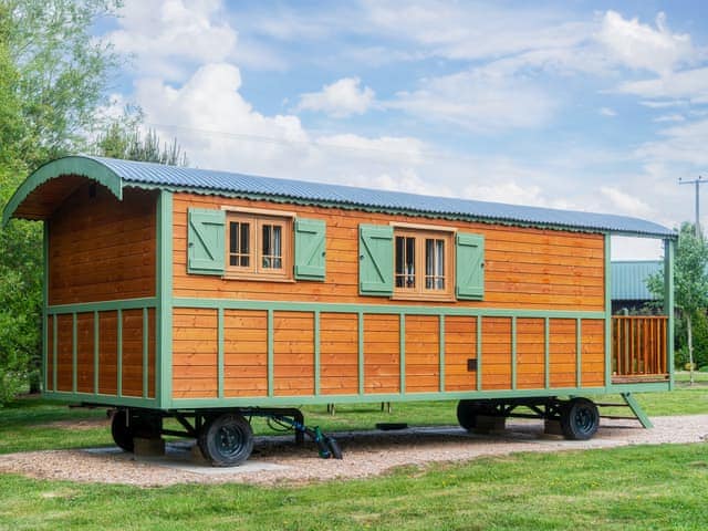 Exterior | South Down Lodges - Le Rouge Roulotte - South Downs Lodges, Hassocks
