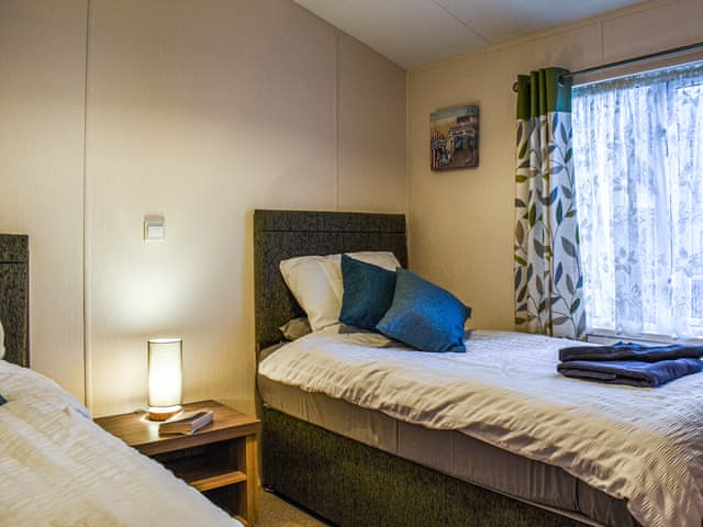 Twin bedroom | Sunrise Lodge, Lowestoft