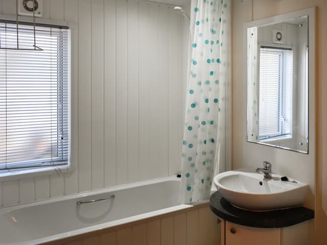 Bathroom | Sunrise Lodge, Lowestoft