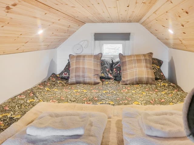 Double bedroom | Tyan - Holmescales Lodges, Kendal and Lakes Gateway