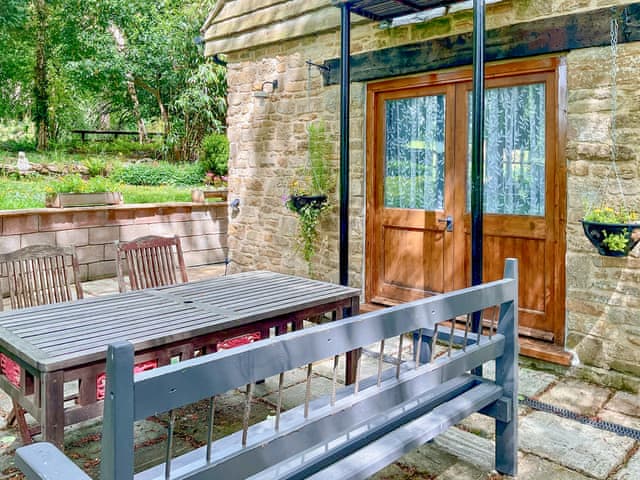 Sitting-out-area | Court Place, Misterton, near Chard