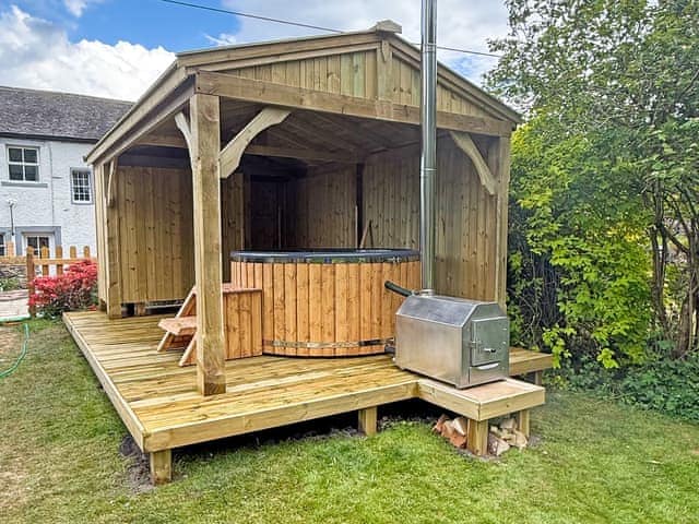 Gazebo and Hot Tub | Dunmallet, Pooley Bridge and Northern Ullswater
