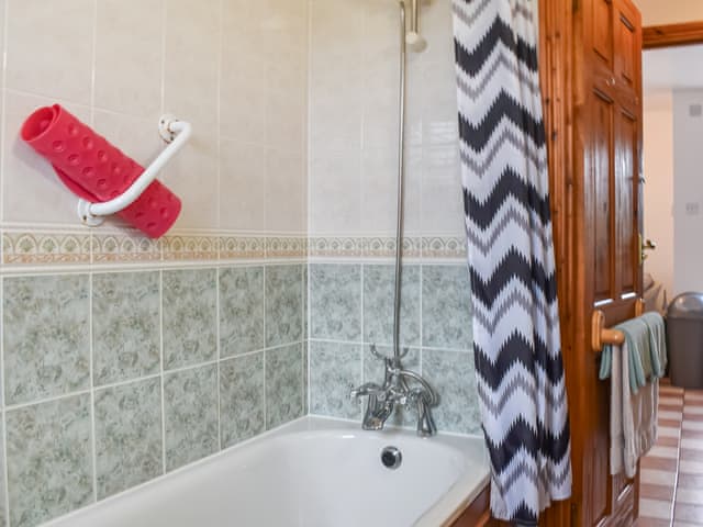 Bathroom | Dairy Cottage - Tor View Cottage Holidays, Trebell Green, near Bodmin