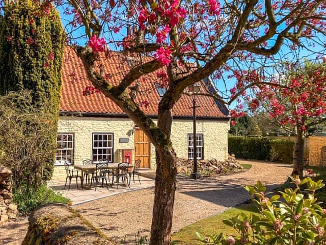 Exterior | Baker’s Cottage, Hotham, near Beverley