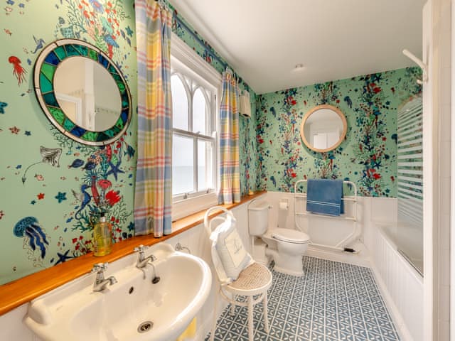 Bathroom | Cliff House, Beesands