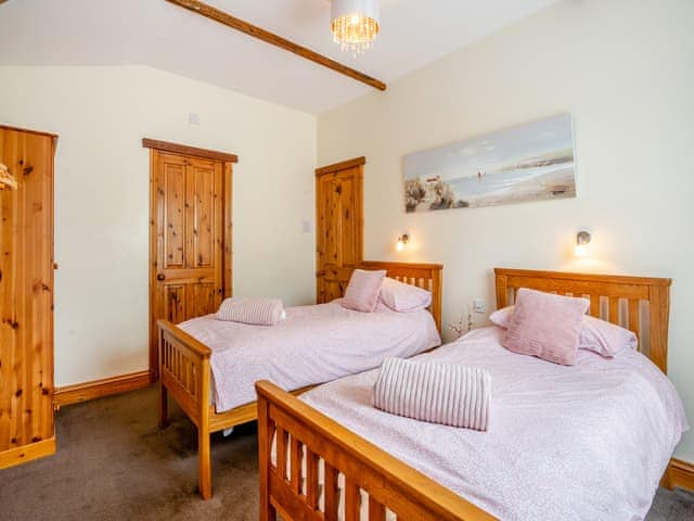 Twin bedroom | Coble Cottage - Keel Lodges, Staithes, near Whitby