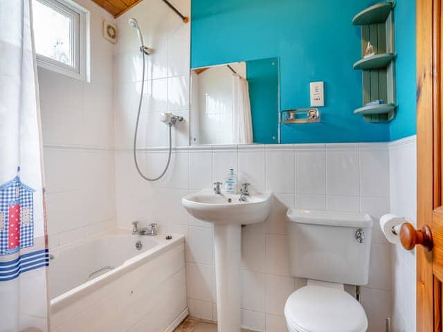 Bathroom | Coble Cottage - Keel Lodges, Staithes, near Whitby