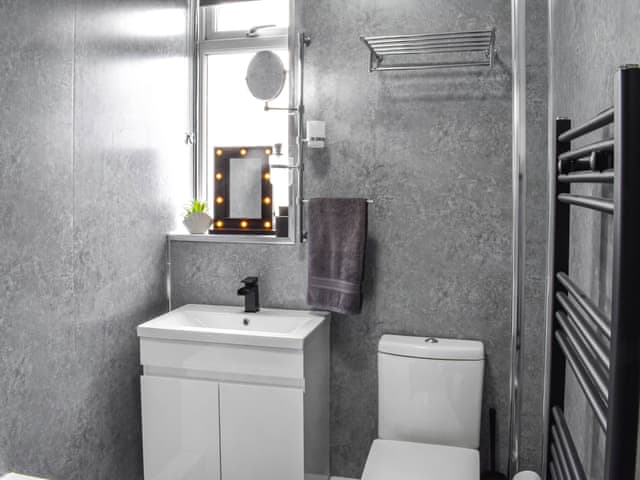 Bathroom | Ocean Breeze, Heysham near Morecambe