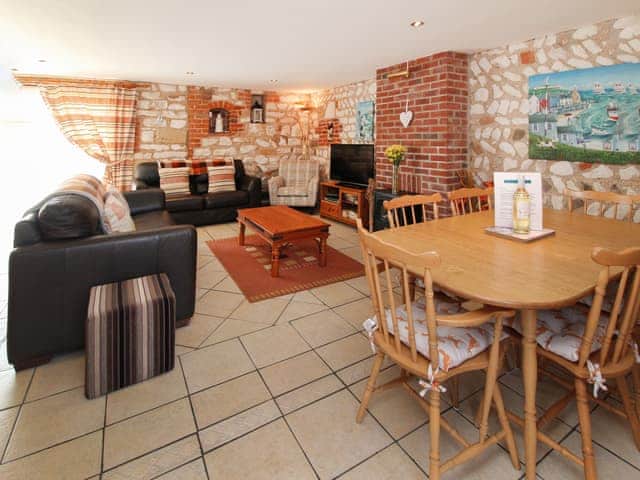 Living room/dining room | Seagull Cottage - Beacon Farm, Flamborough