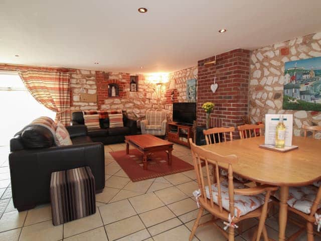 Living room/dining room | Seagull Cottage - Beacon Farm, Flamborough