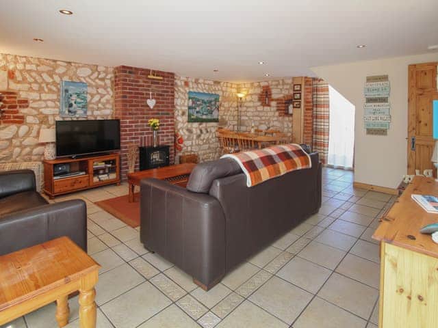 Living room/dining room | Seagull Cottage - Beacon Farm, Flamborough