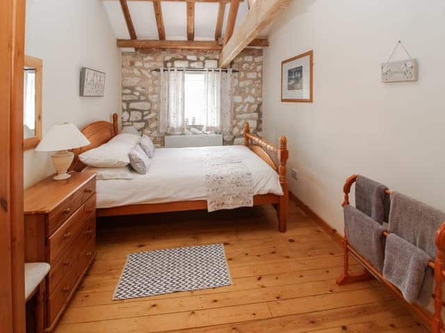 Double bedroom | Seagull Cottage - Beacon Farm, Flamborough