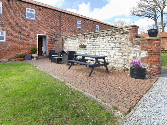 Sitting-out-area | Seagull Cottage - Beacon Farm, Flamborough