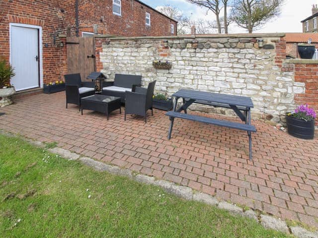 Sitting-out-area | Seagull Cottage - Beacon Farm, Flamborough