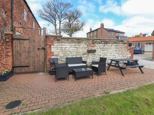 Sitting-out-area | Seagull Cottage - Beacon Farm, Flamborough
