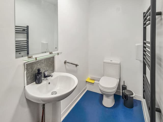 Bathroom | Catley - Walcott Lodges, Walcott