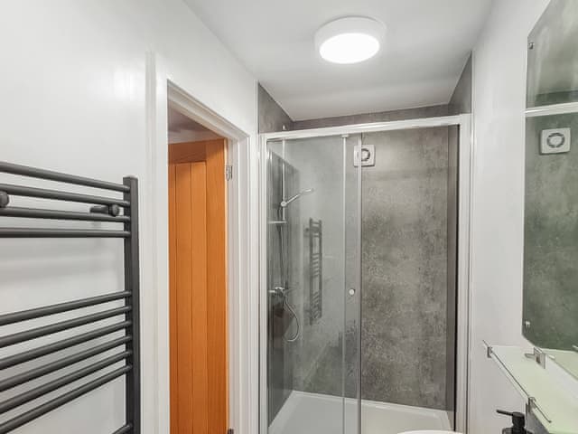 Bathroom | Catley - Walcott Lodges, Walcott