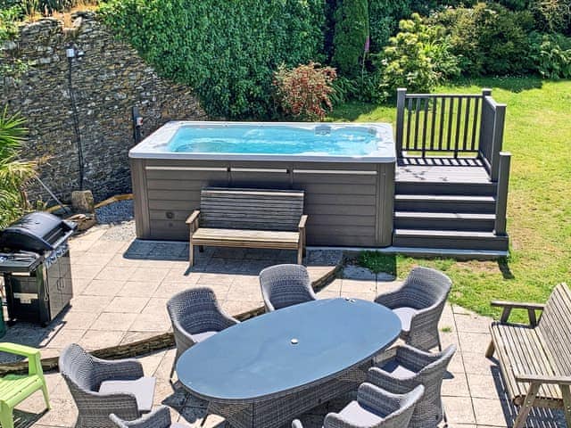 Hot tub | The Old Farmhouse - Polean Farm Cottages, Pelynt, near Looe