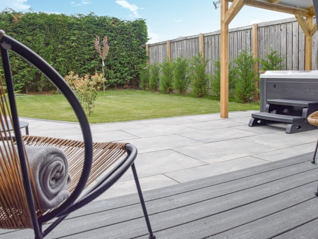 Hot tub | Glamping Pod 1 - Oakwood Farm, Chester