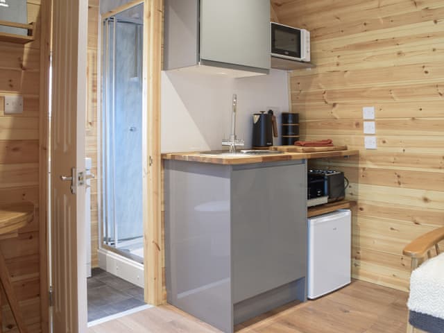 Bathroom | Glamping Pod 2 - Oakwood Farm, Chester