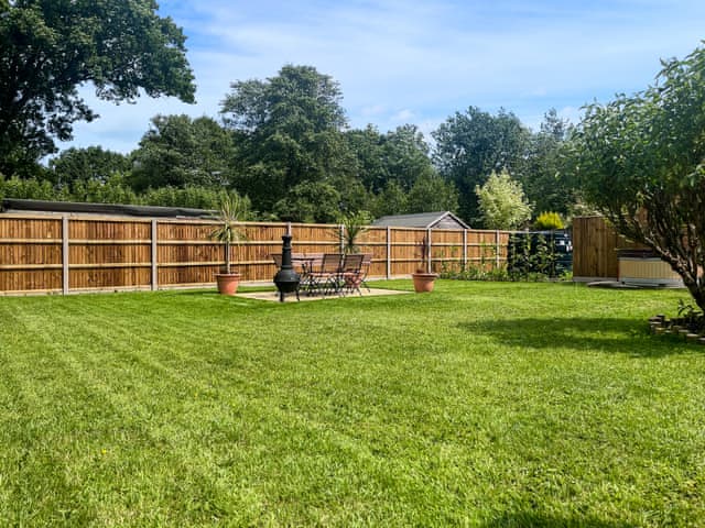 Enclosed Back Patio | Dippers, Smallburgh