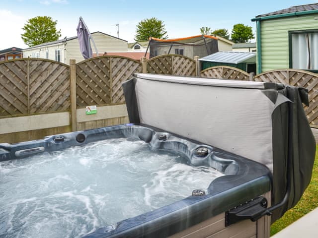 Hot tub | Sheldons Place - K&K Holidays, Patrington Haven, near Beverley